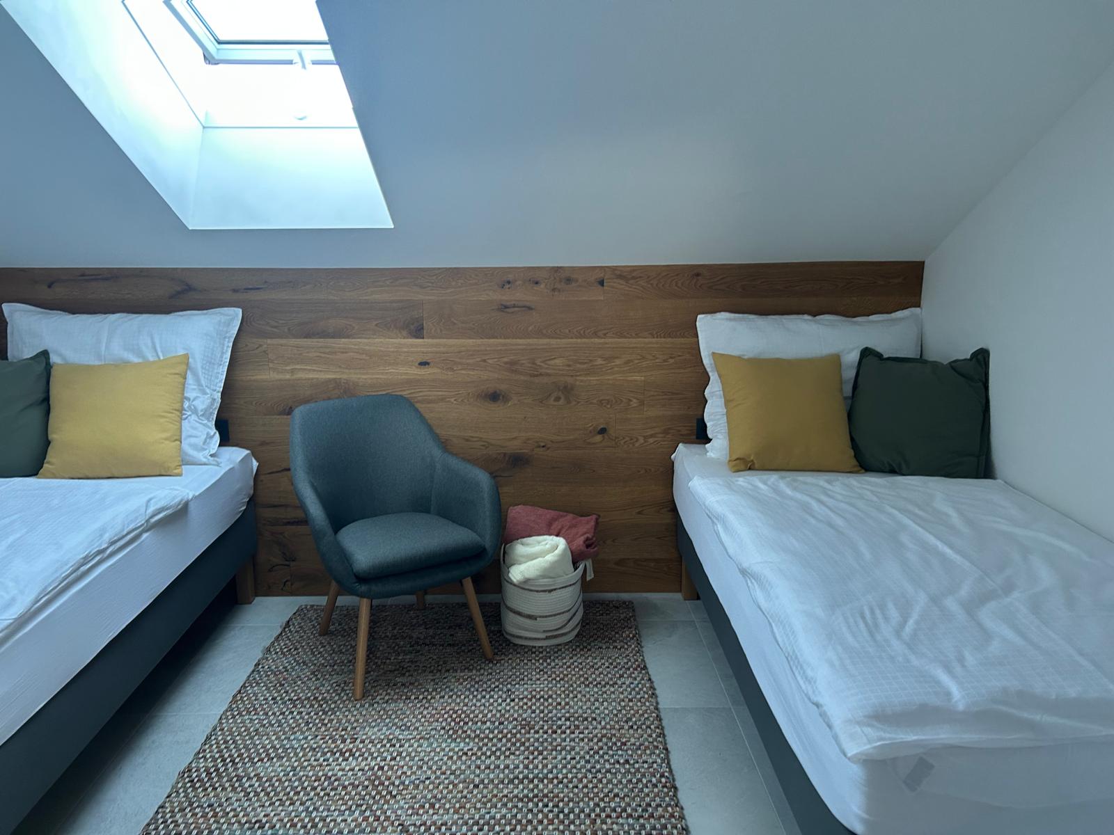 2nd floor twin guest bedroom