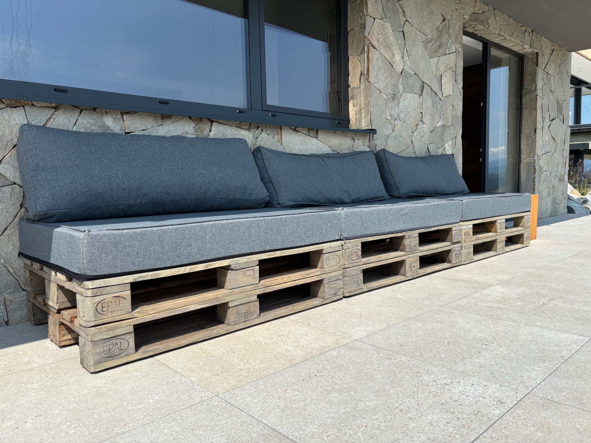 Porch – comfortable seating